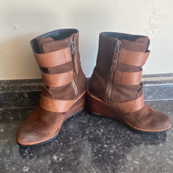 SOREL WOMEN'S AFTER HOURS SUEDE BOOTIES - Picture 11 of 14